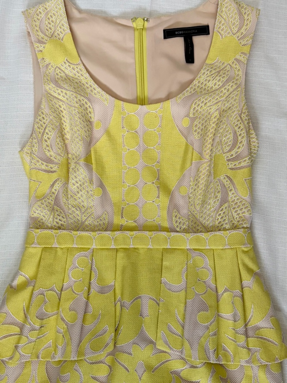 BCBGMAXAZRIA Yellow Textured Lace Overlay Fit & Flare Dress Sleeveless Size 0